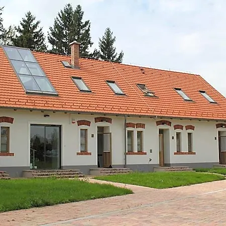 Vadkert Major Отель 3*